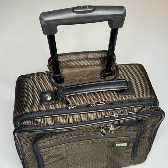 Hartmann 16" Rolling 2-Wheel Carry On Suitcase - Picture 6 of 9